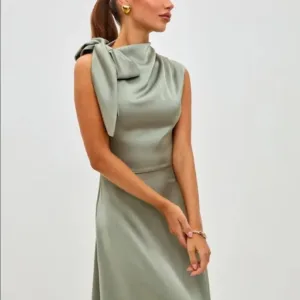 Elegant Silk Dress With Bow Detail For Weddings And Formal Events, Bridesmaid Wedding Guess Dress